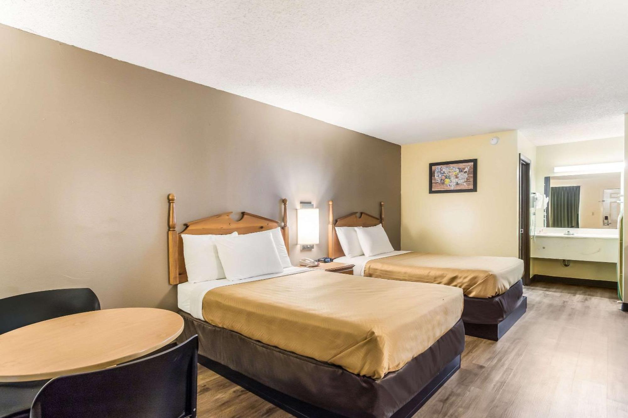 Econo Lodge Clinton Exteriér fotografie
